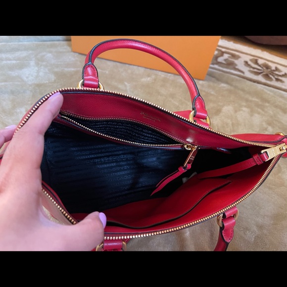 Embossed prada logo Tote Two Way bag - Picture 6 of 8